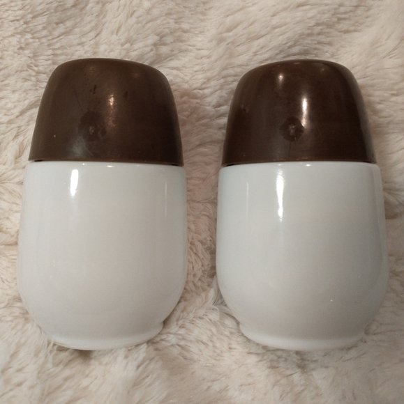 Mid-Century Milk Glass Salt and Pepper Shakers - Picture 3 of 4